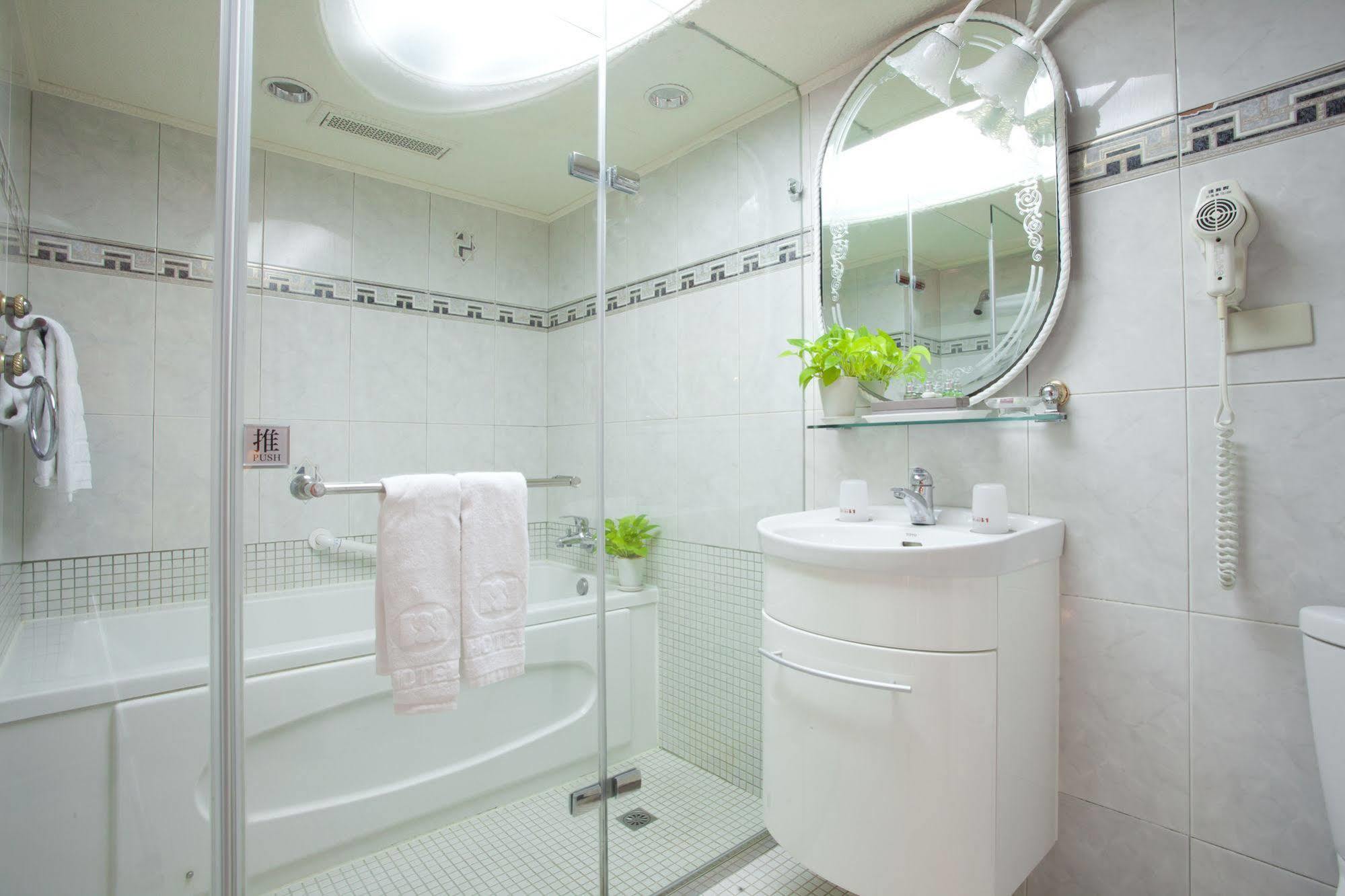 Happiness Hotel Тайпей Екстериор снимка