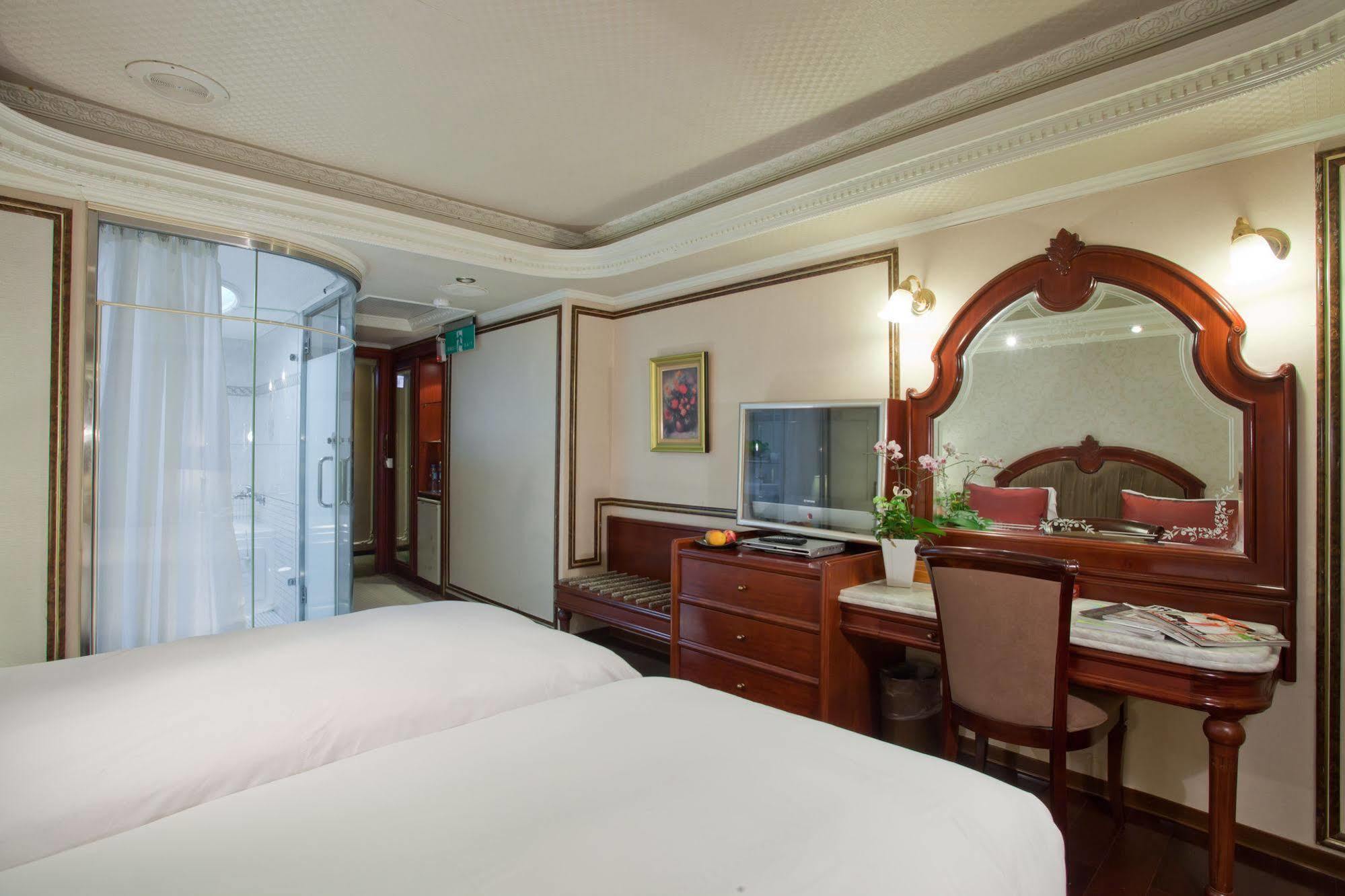 Happiness Hotel Тайпей Екстериор снимка