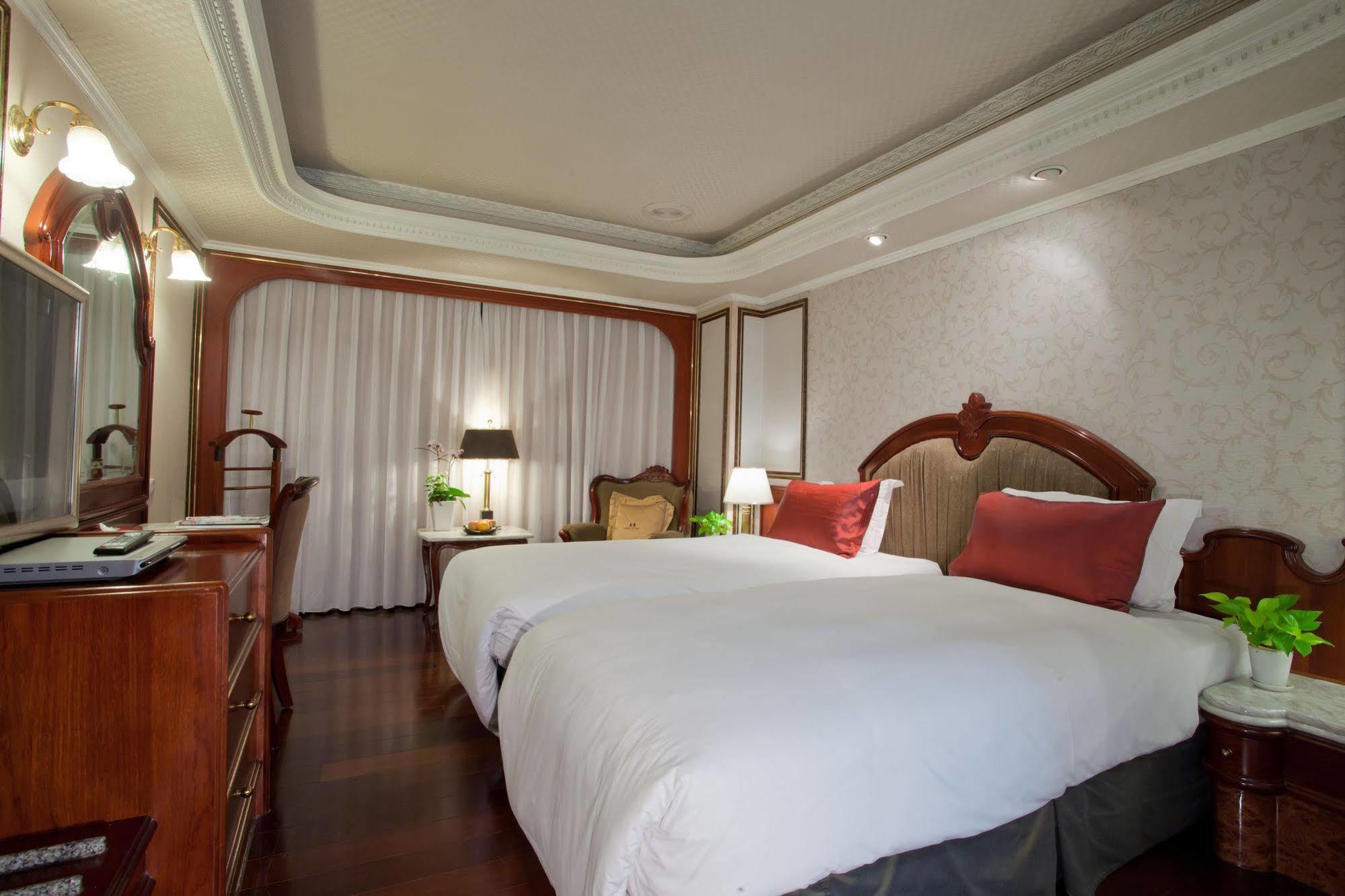 Happiness Hotel Тайпей Екстериор снимка